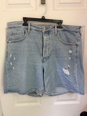 Old Navy Light Blue Distressed Women’s Jean Shorts